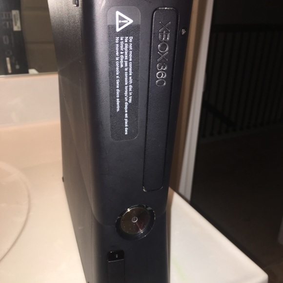 Xbox 360 - Picture 2 of 5